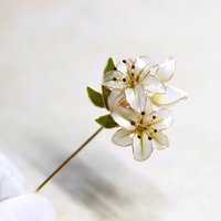 Handmade Lily Flower Brooch Pin, Delicate Floral Lapel Accessory for Suits & Sweaters, Elegant Jewelry Gift