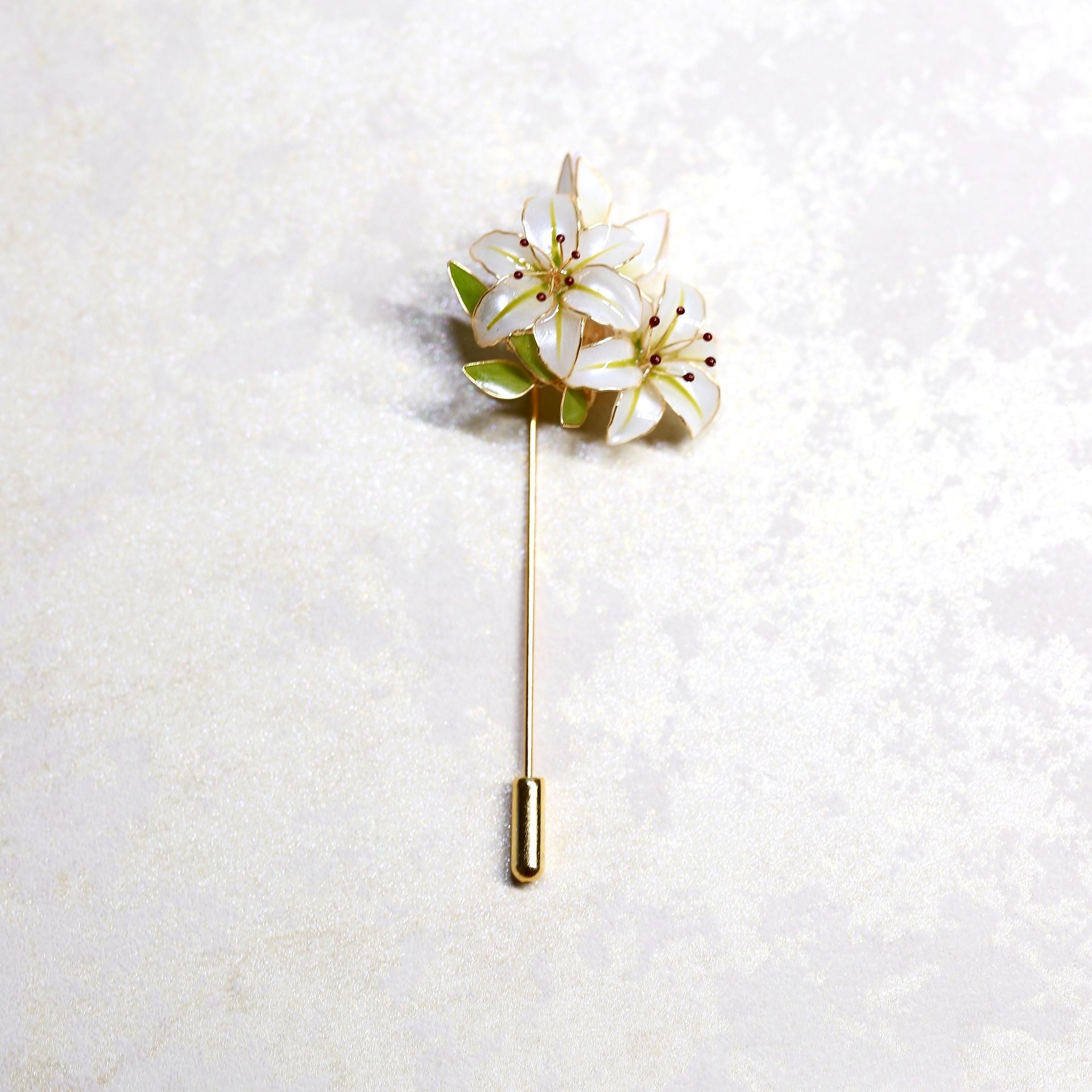 Handmade Lily Flower Brooch Pin, Delicate Floral Lapel Accessory for Suits & Sweaters, Elegant Jewelry Gift