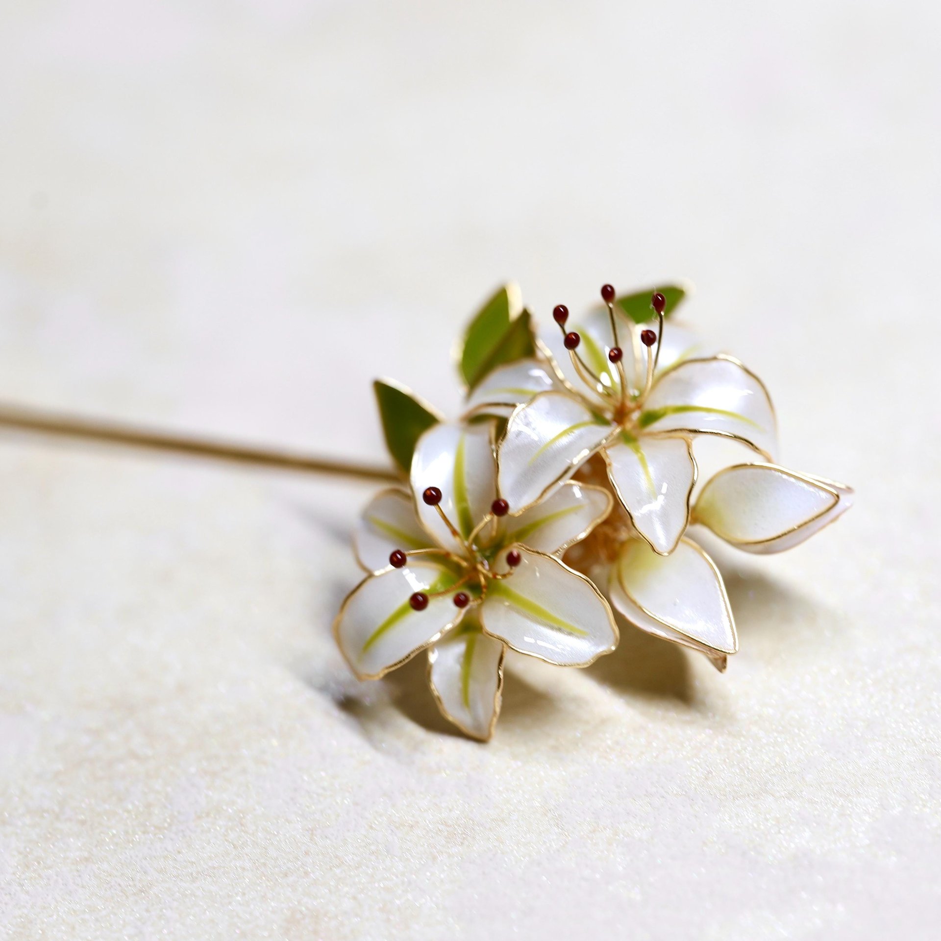 Handmade Lily Flower Brooch Pin, Delicate Floral Lapel Accessory for Suits & Sweaters, Elegant Jewelry Gift