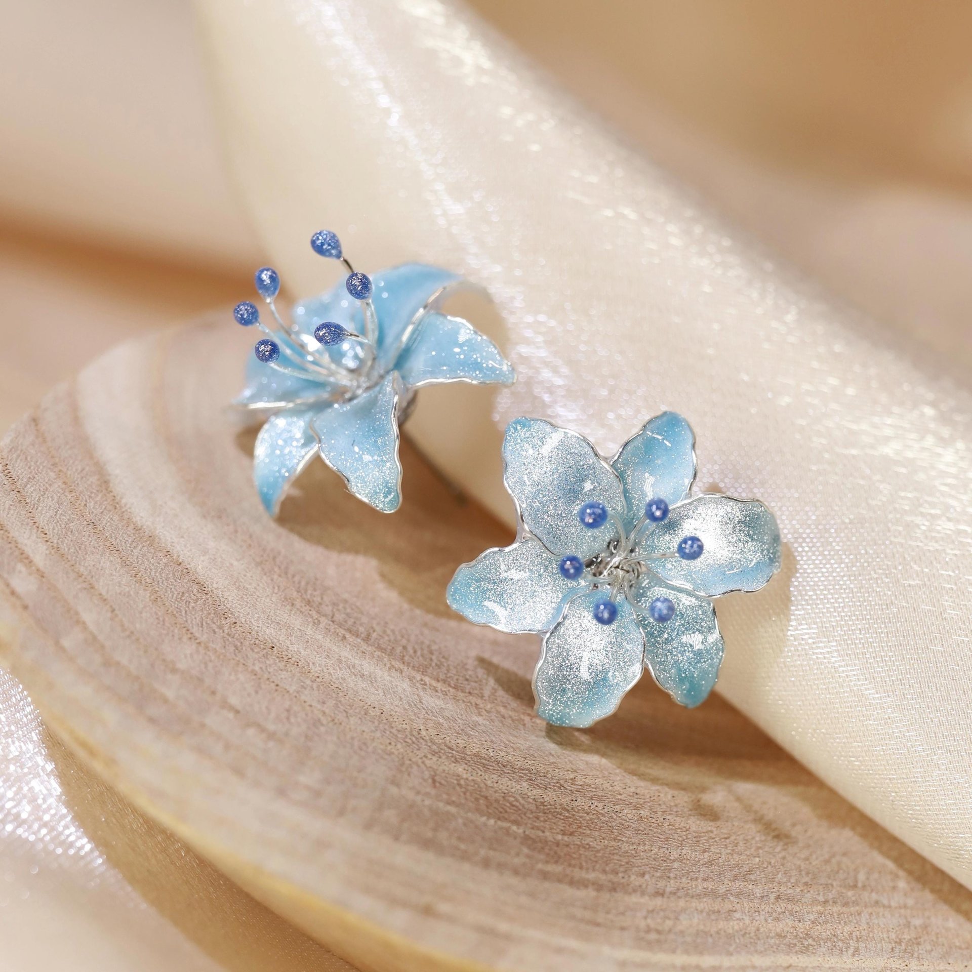 Handmade Wire Resin Sparkling Celestial Lily Flower Stud Earrings